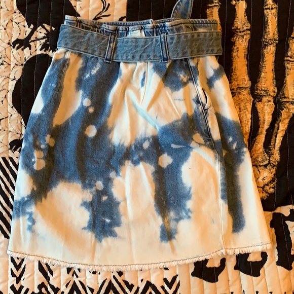 Urban Outfitters Bleach Polly Bleached Denim Skirt - Picture 5 of 7